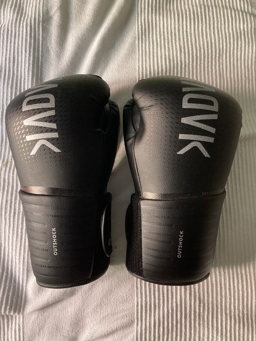 Luvas de Kick-Boxing Outshock 10 oz - Excelente Estado