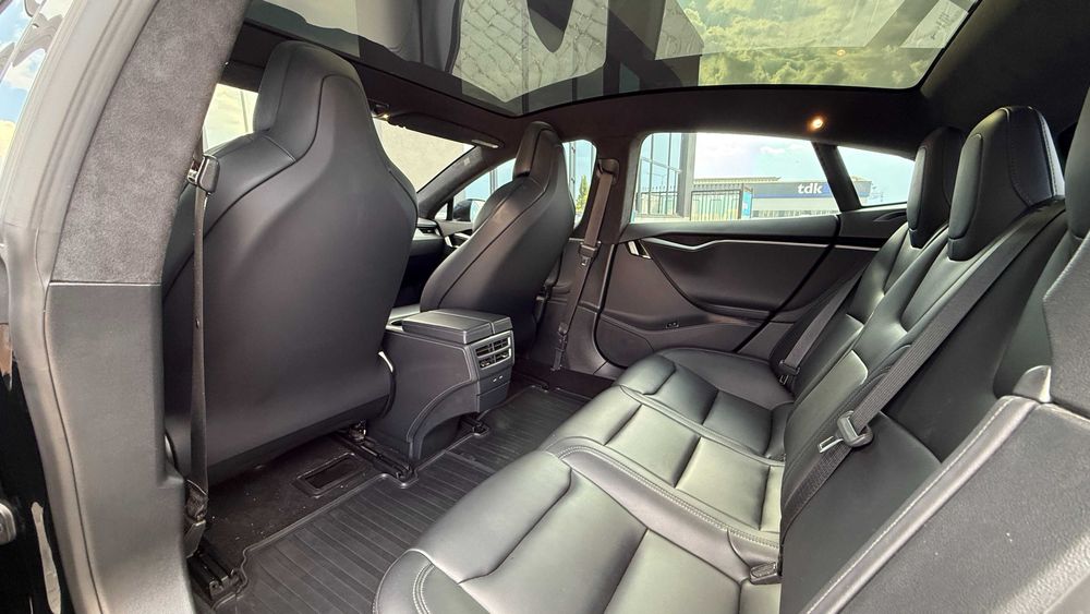 Tesla Model S 2019