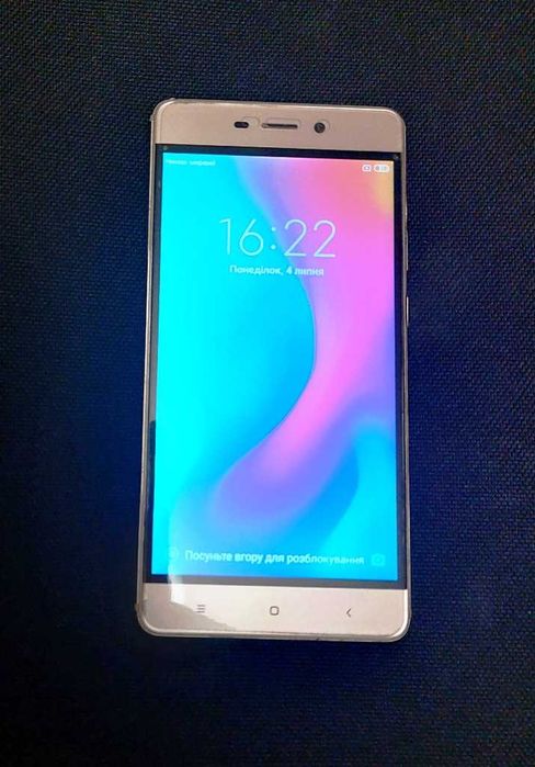 Стільниковий телефон Xiaomi Redmi 4 Gold
