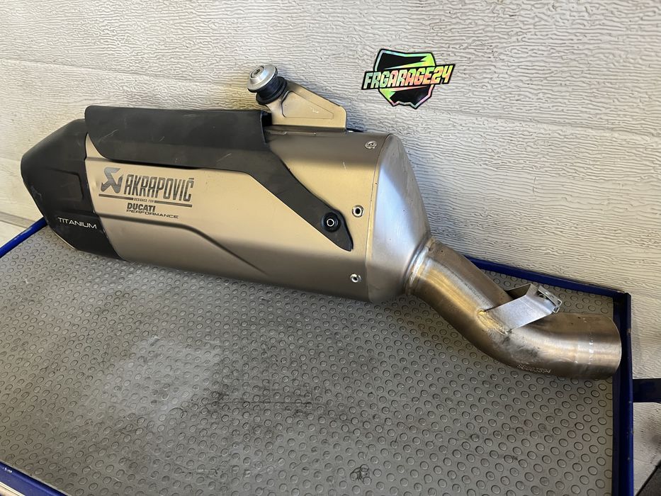 Wydech końcówka wydechu Akrapovic ducati multistrada v4 Akrapovic