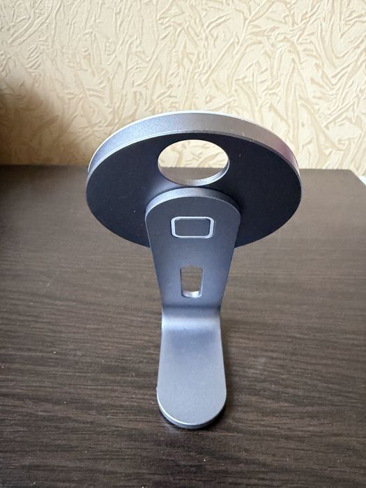 Настільний тримач для бездрртової зарядки