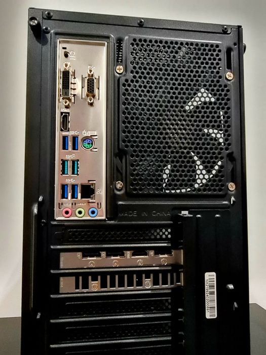 PC Gaming Ryzen 7 3700X / RX 6650 XT