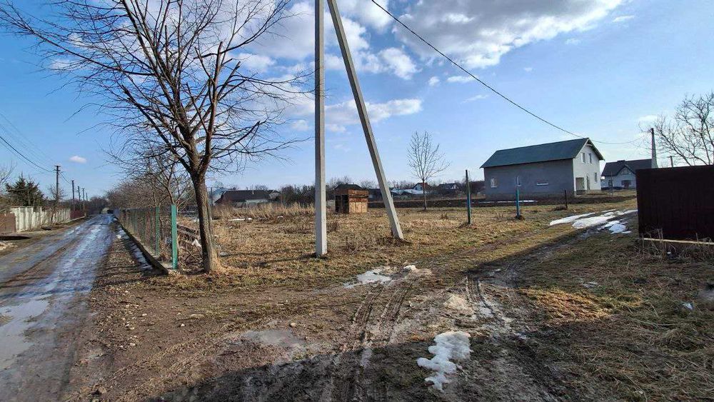 Продається земельна ділянки Радча. Для будівництва. Газ, світло. Центр, асфальт