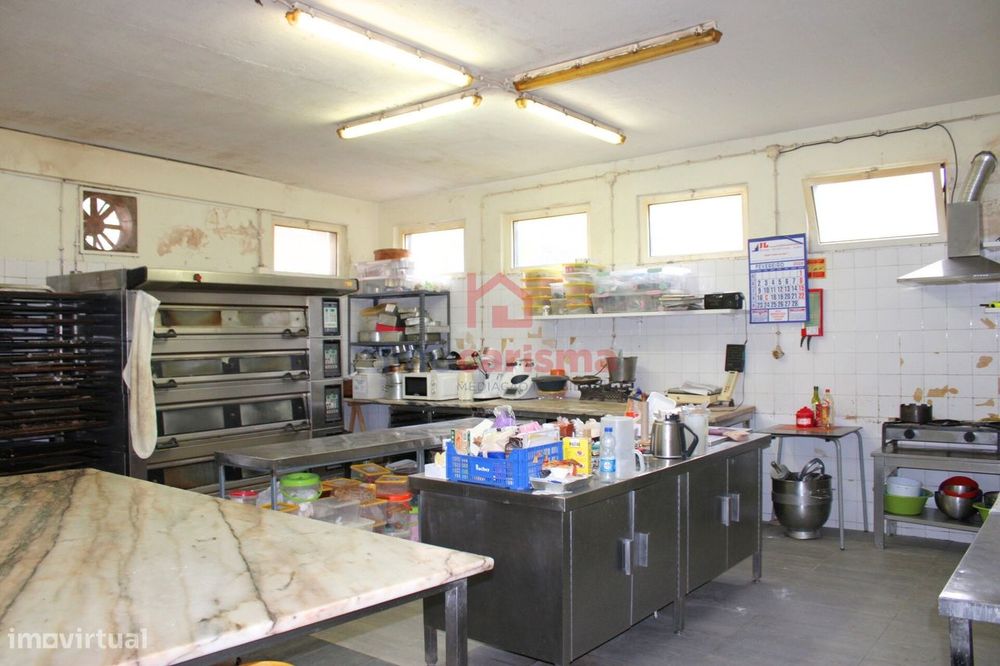 Trespasse Fabrico de Pastelaria S. Bento Doces da Avó Luísa em Santo T