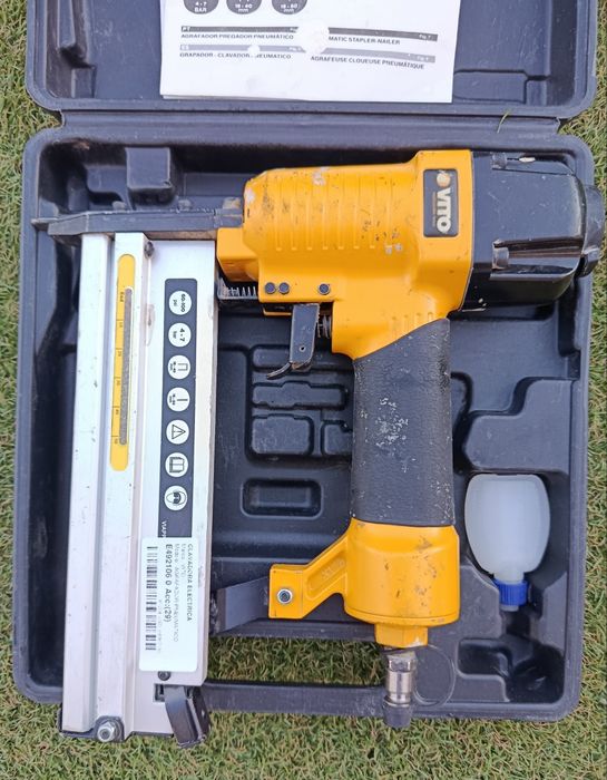 VITO Clavadora/Agrafador Pneumático 4–7 Bar com Mala- VITO Professional Pneumatic Nail/Staple Gun 4–7 Bar with Case