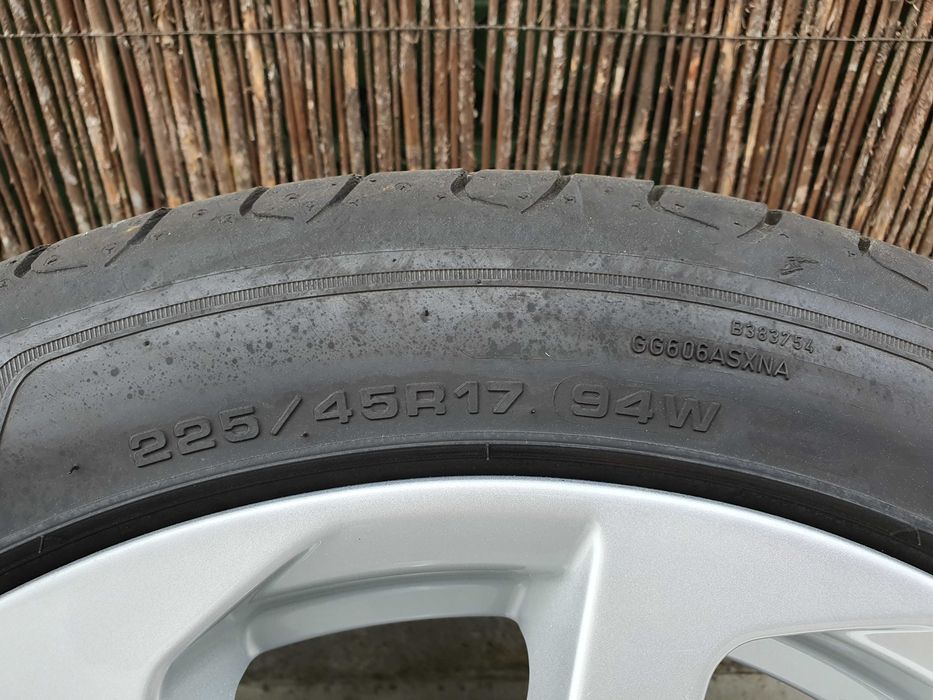 4x Oryginalne koła 17-stki Audi A3 5x112 225/45/17 Good/Year 7,2mm idealne!