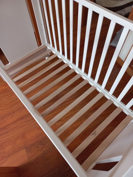 Cama para bebe branca