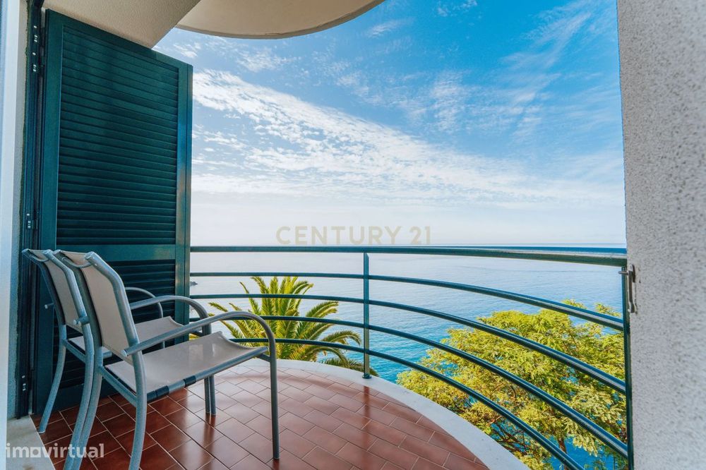 T3 First-Line Apartment with Breathtaking Sea View in Câmara de Lobos