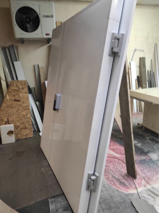 Двері в холодильні камери вживані та нові