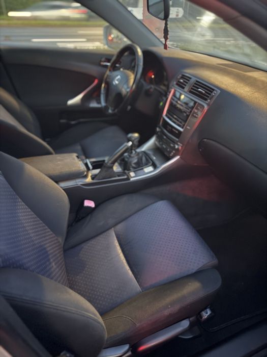 Lexus IS220D / 2.2diesel / klima / manual