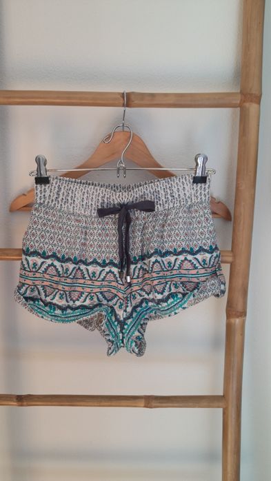 Calções forrados, com bolsos Bershka