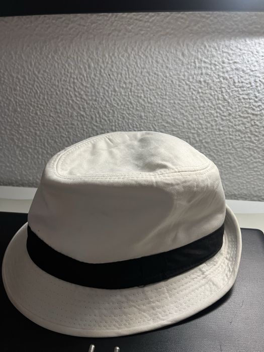 Chapeu Branco c/listra preta