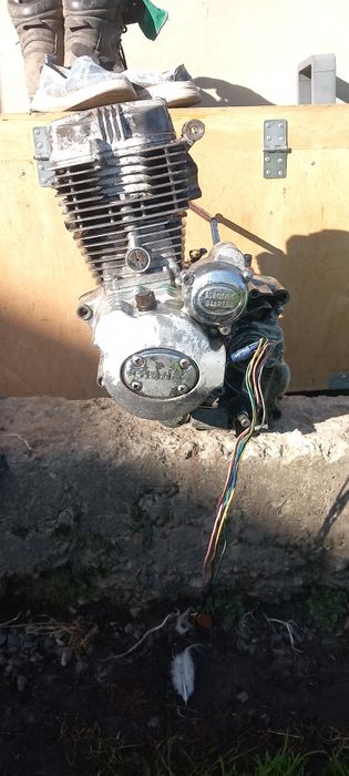 мото запчастини.