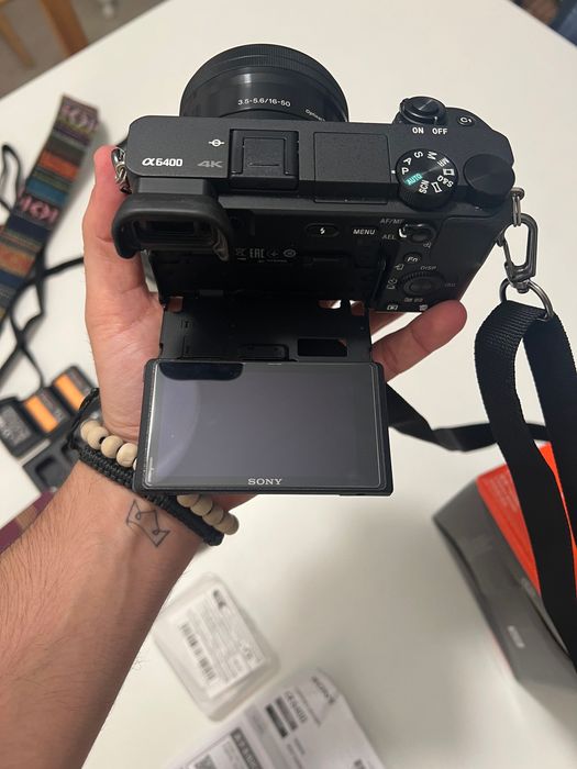 Sony Alpha A6400 + Lente 16-50mm
