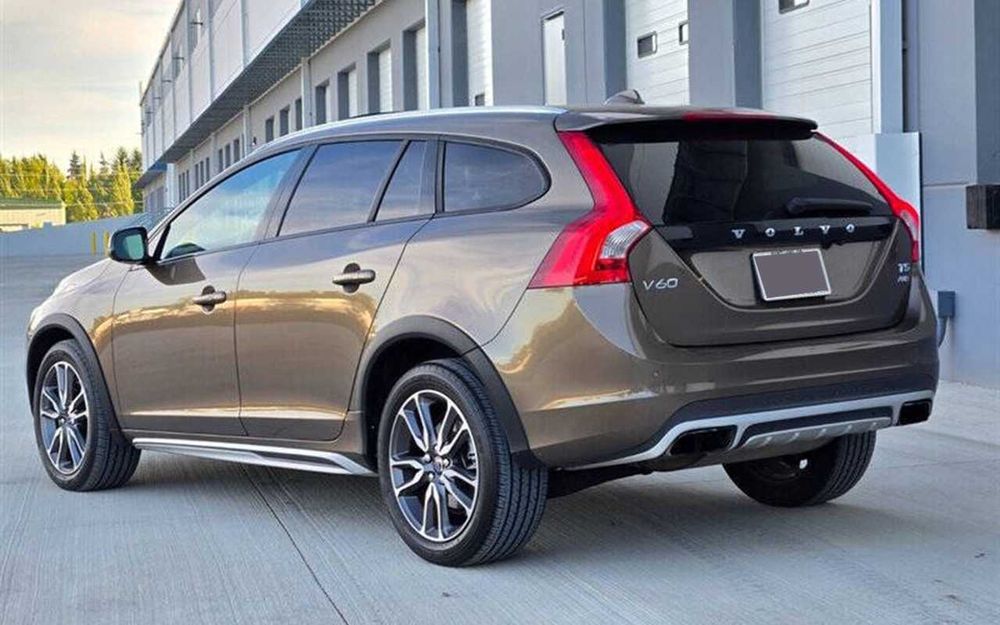 2015 Volvo V60 Cross Country T5 Platinum
