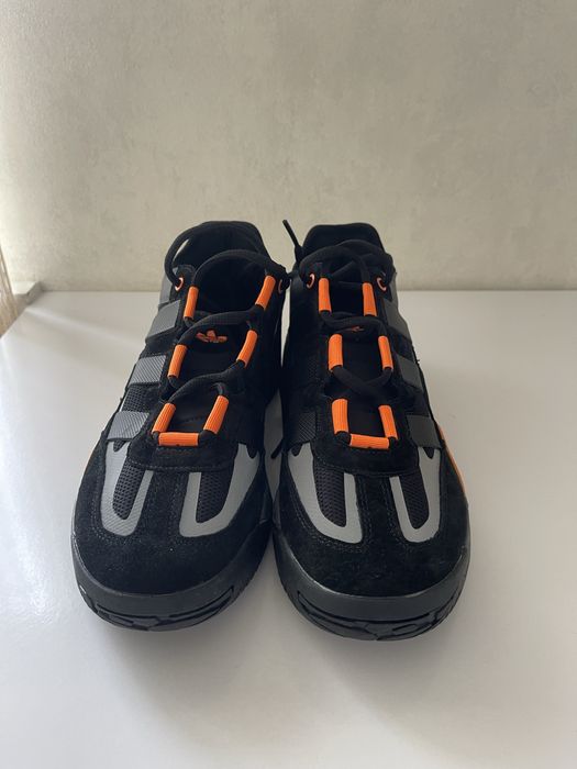 Продам кросівки Adidas 44 розмір27,5 см
