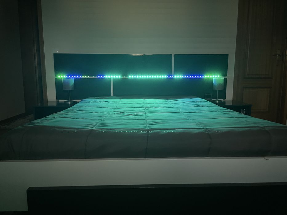 Mobilia de quarto (cama sem colchao)