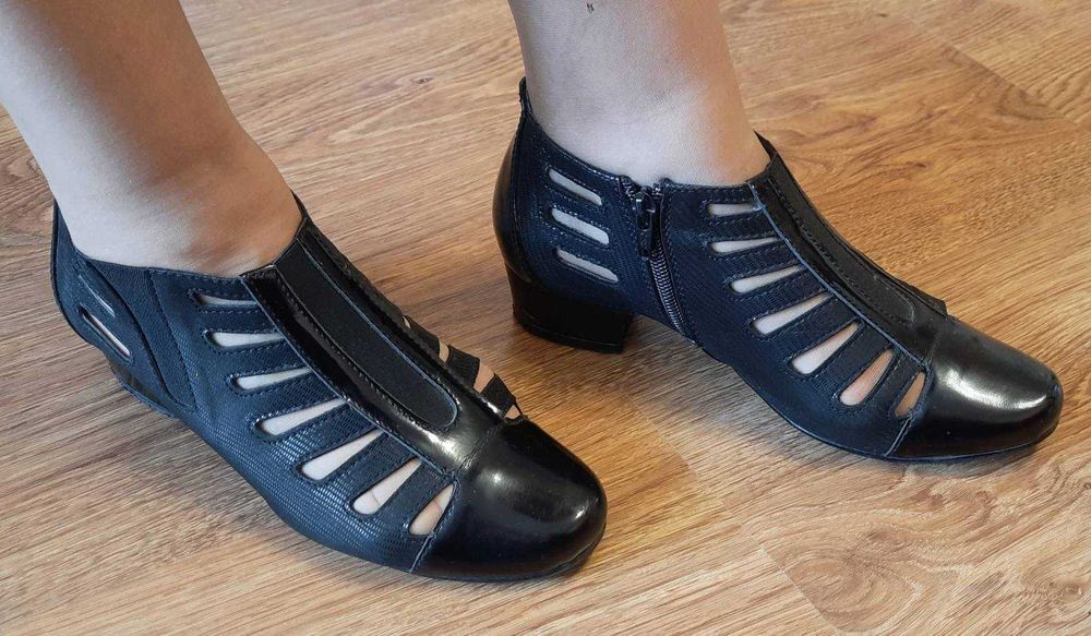 Кожаные туфли, ботинки