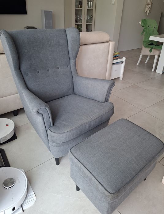 Fotel uszak z podnóżkiem Ikea szary, po profesjonalnym czyszczeniu tapicerki.