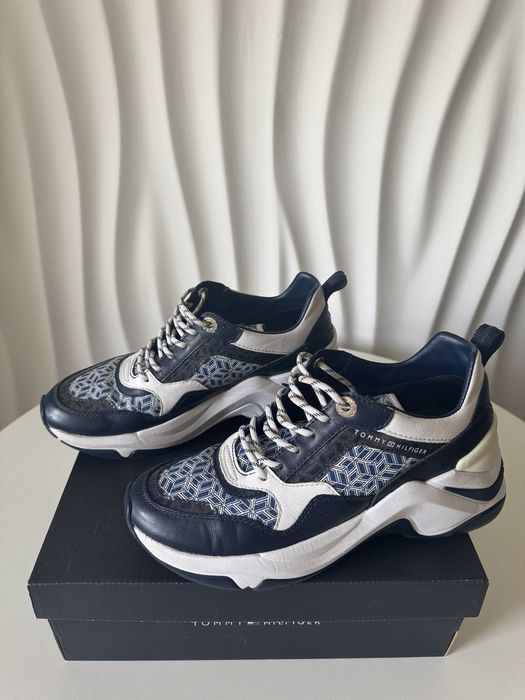 Жіночі шкіряні кросівки Tommy Hilfiger  38 розмір