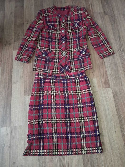 Женский костюм из твида