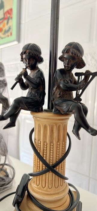 Par candeeiros de mesa