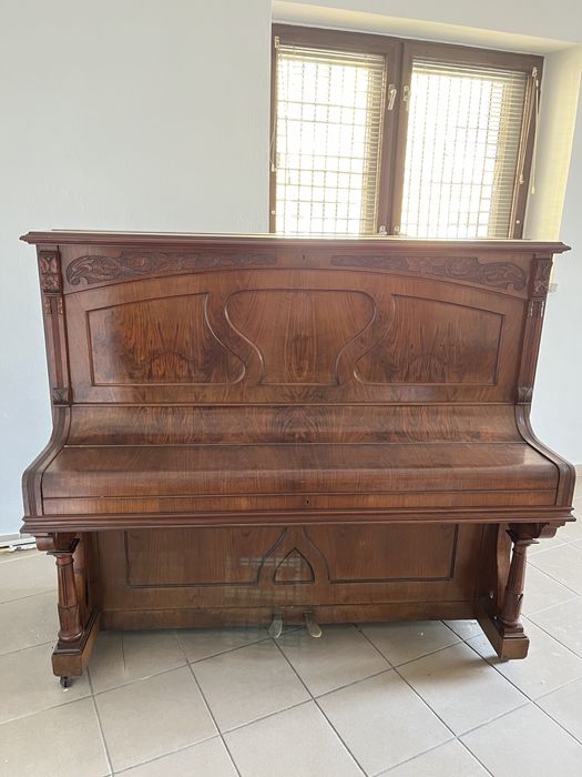 100 letnie drewniane pianino w pełni sprawne