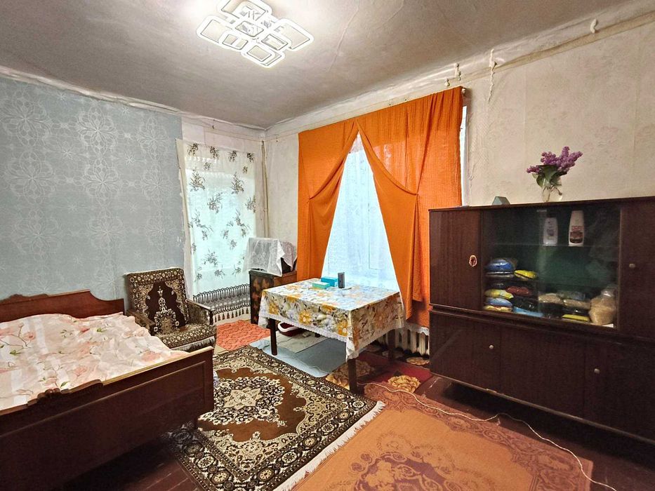Продаж двох кімнат в трикімнатній квартирі, Шевченківський район