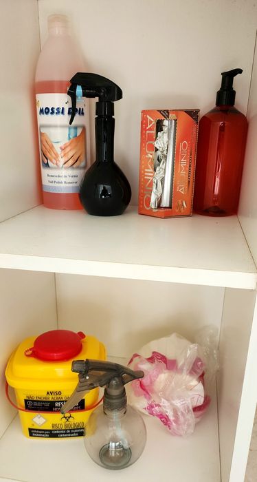 Mesa e acessórios manicure