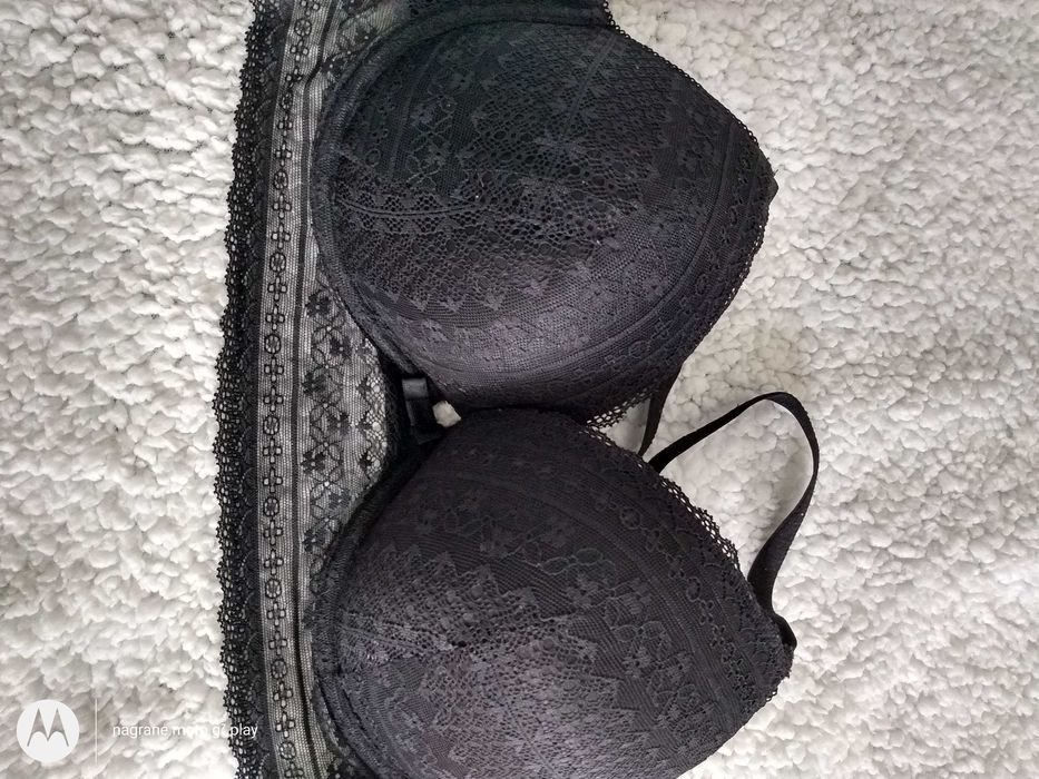 Koronkowy biustonosz puch-up 85C