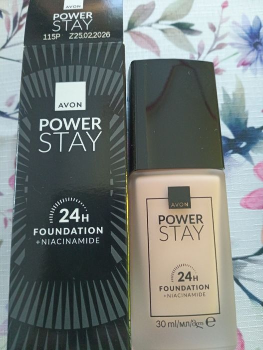 Podkład w płynie Power Stay 24