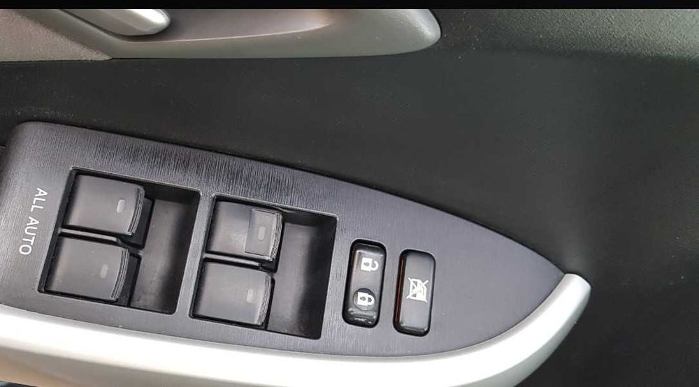 Тoyota Prius Plugin  hybrid 5л/100км $11,1