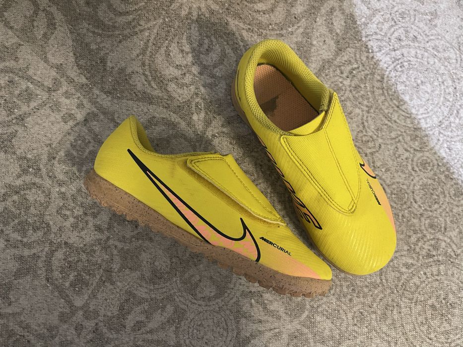 Футзалки сороконіжки на липучці Nike Mercurial
