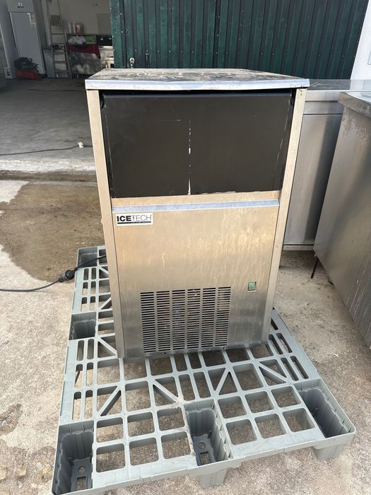 Máquina gelo 40Kg dia recente e em funcionamento