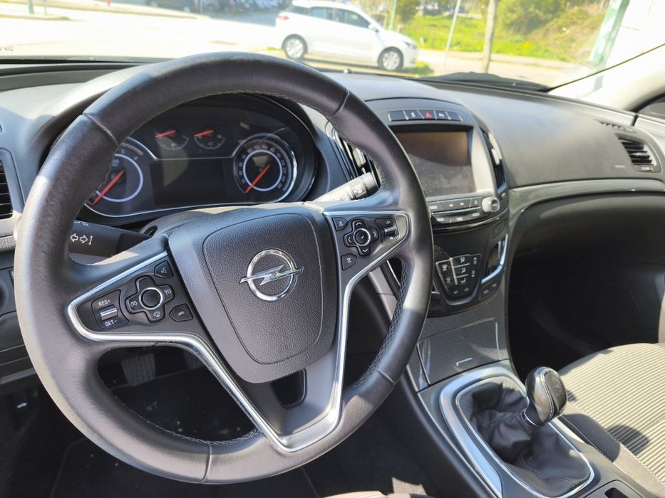 Opel Insignia 1.6 CDTI 136cv – Muito Estimado | Histórico Completo | Excelente Familiar