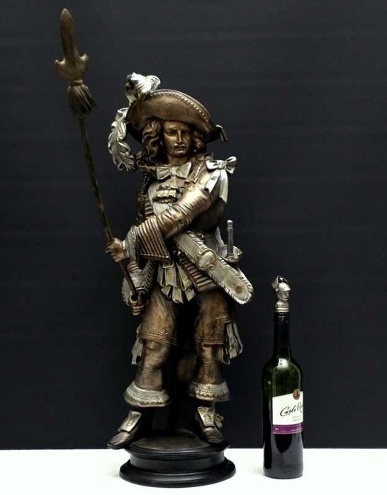 Antyczna duża rzeźba muszkietera Salesio Lugli LM - Francja ok. 1900