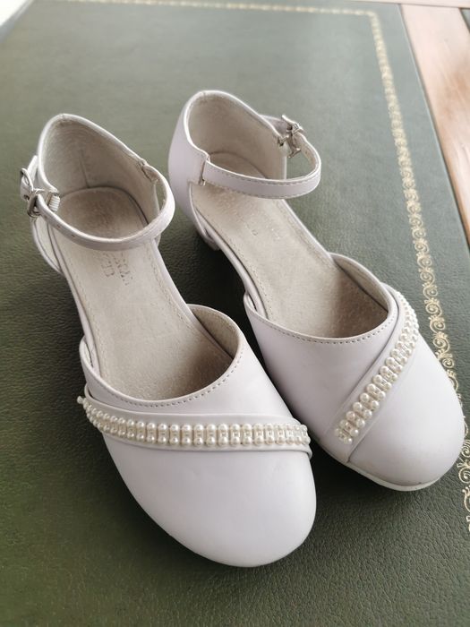 Buty komunijne dziewczęce na obcasie r. 32