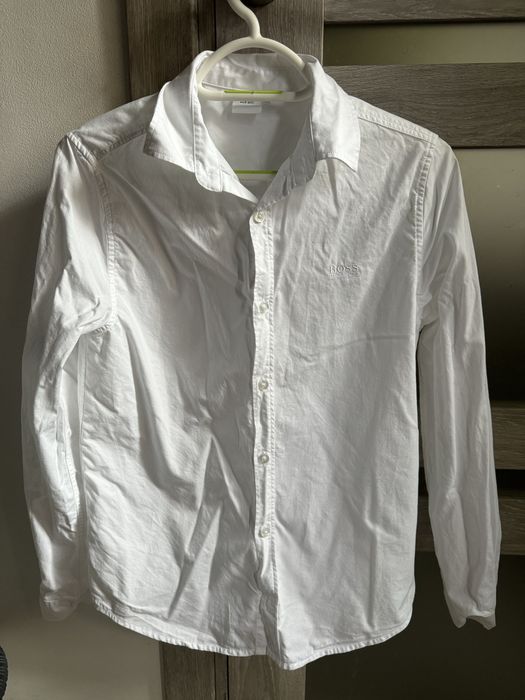Рубашка белая в школу hugo boss оригинал.