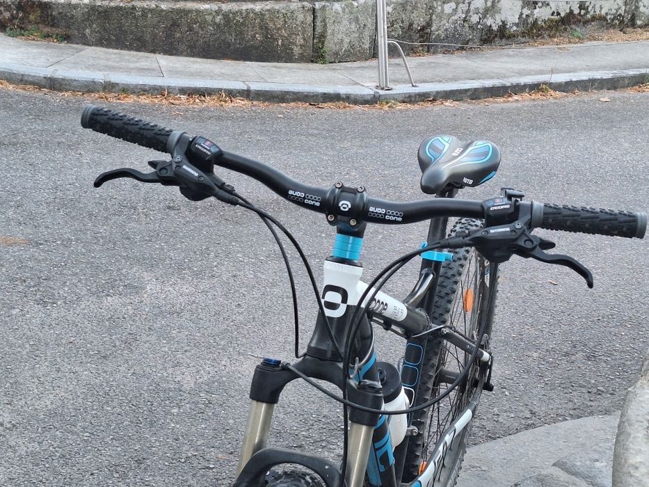 Bicicleta 27,5 c/ rock shox