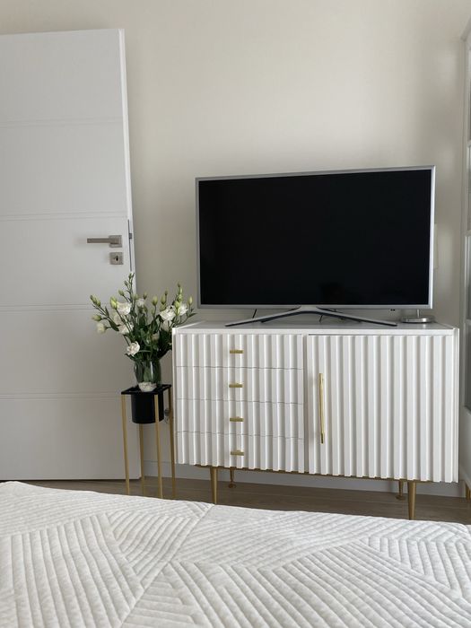 Sprzedam 2 komody i szafkę nocną