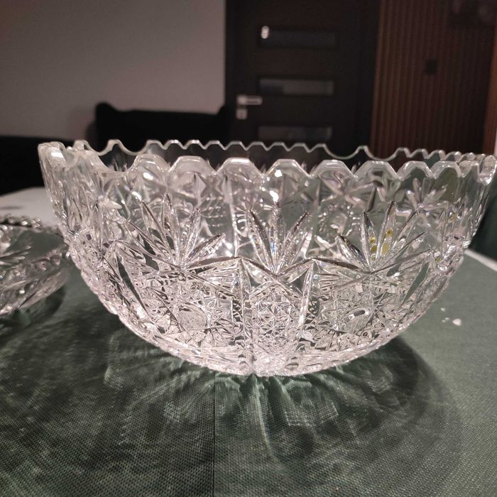 Do sprzedania unikatowe ,duże kryształy, popielnice, miski.