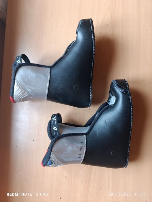 Дитячі гірськолижні черевикі Dolomite Junior JT2 розмір 200 Б/У