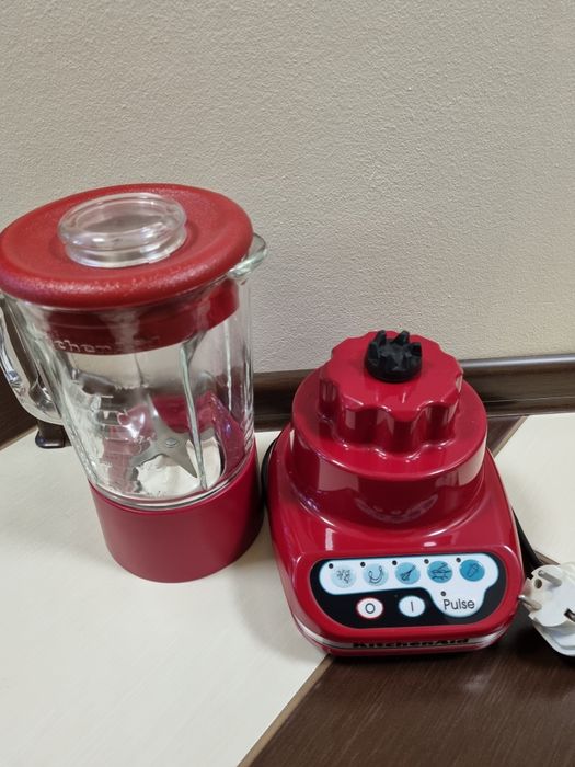 Blender ze szklanym kielichem