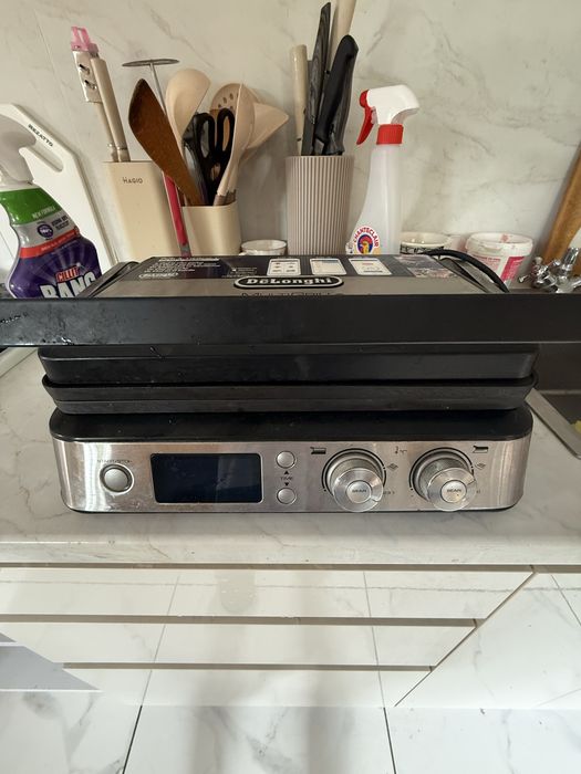 Гриль De’Longhi MultiGrill CGH1012D, мощность 2000 Вт.