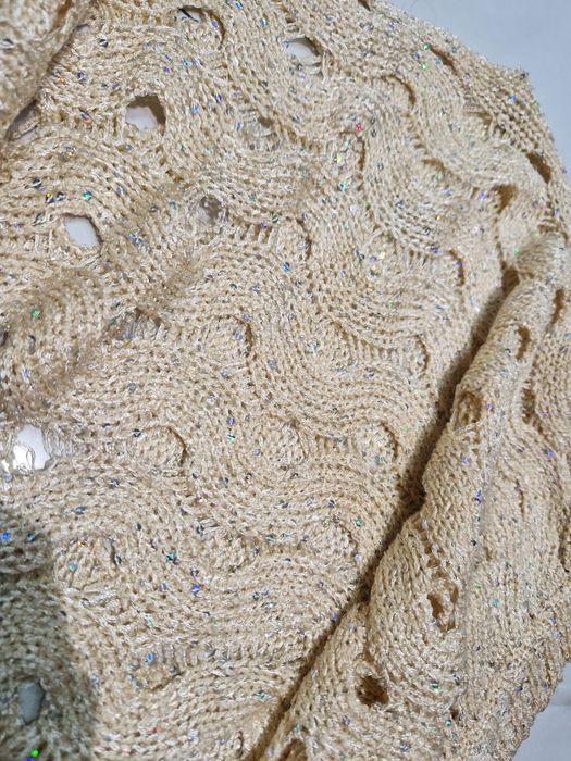Sweter ażurowy typu nietoperz beżowy cekinowy one size