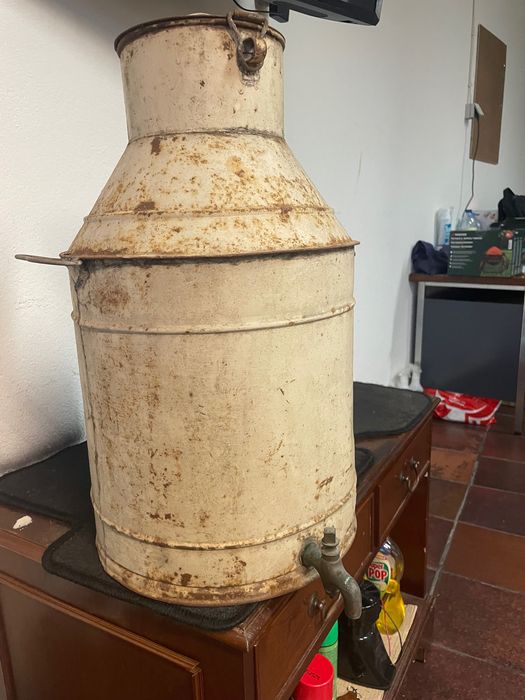 Cuba de azeite antiga