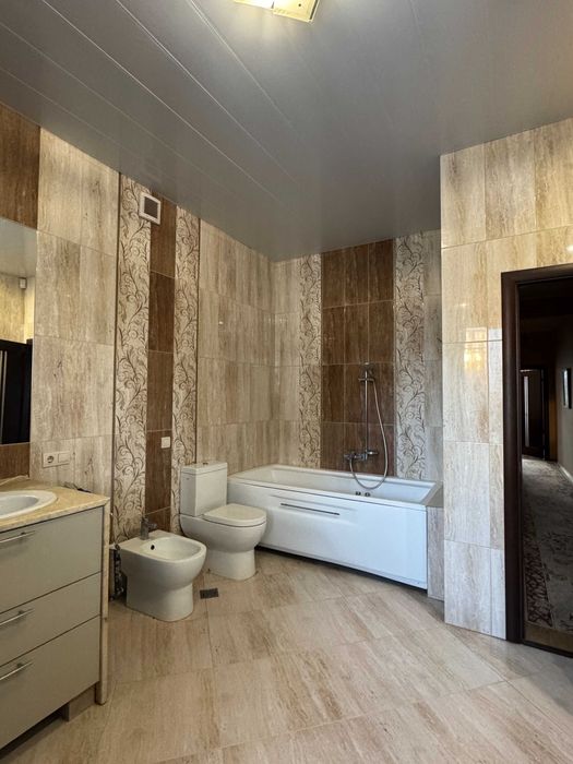 Продаж котеджу у Франківському р-ні поруч із ЖК Америка