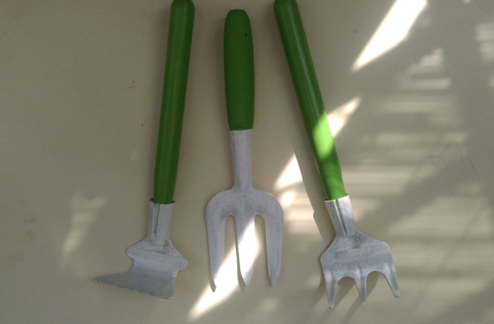 Набор садового мини инструмента изготовленного в СССР.