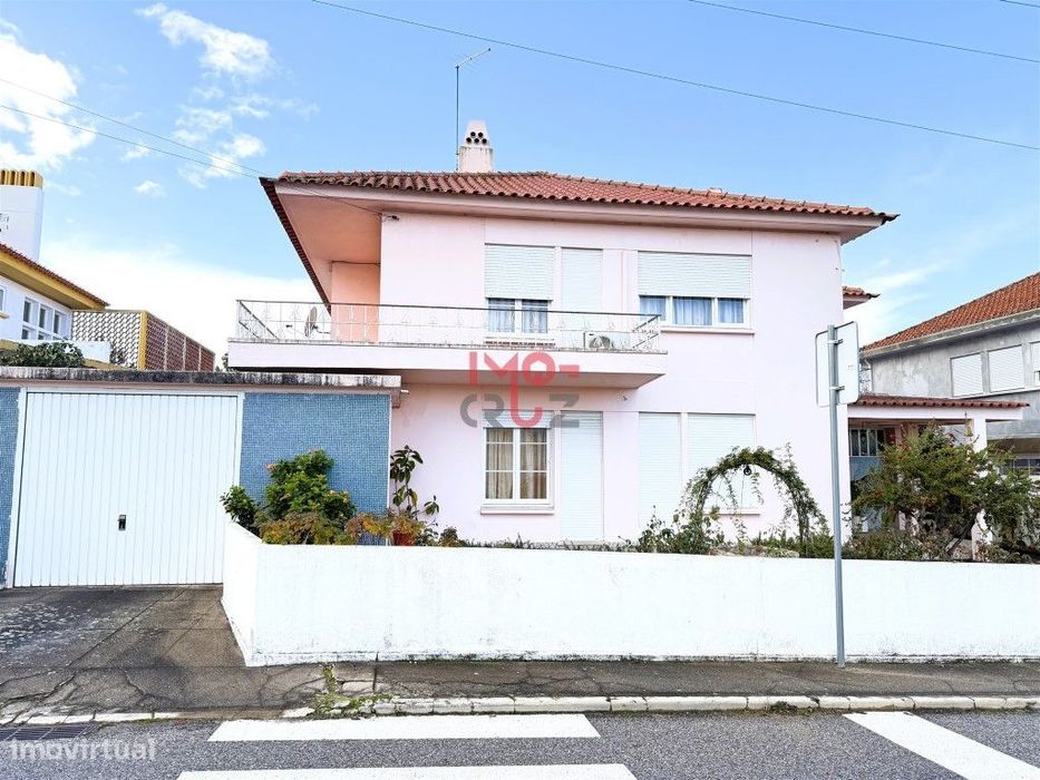Casa do Tramagal Moradia T8