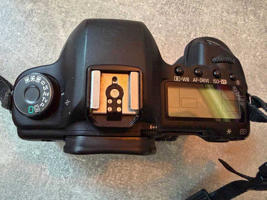 Повнокадрова дзеркальна камера Canon 5d mark 2